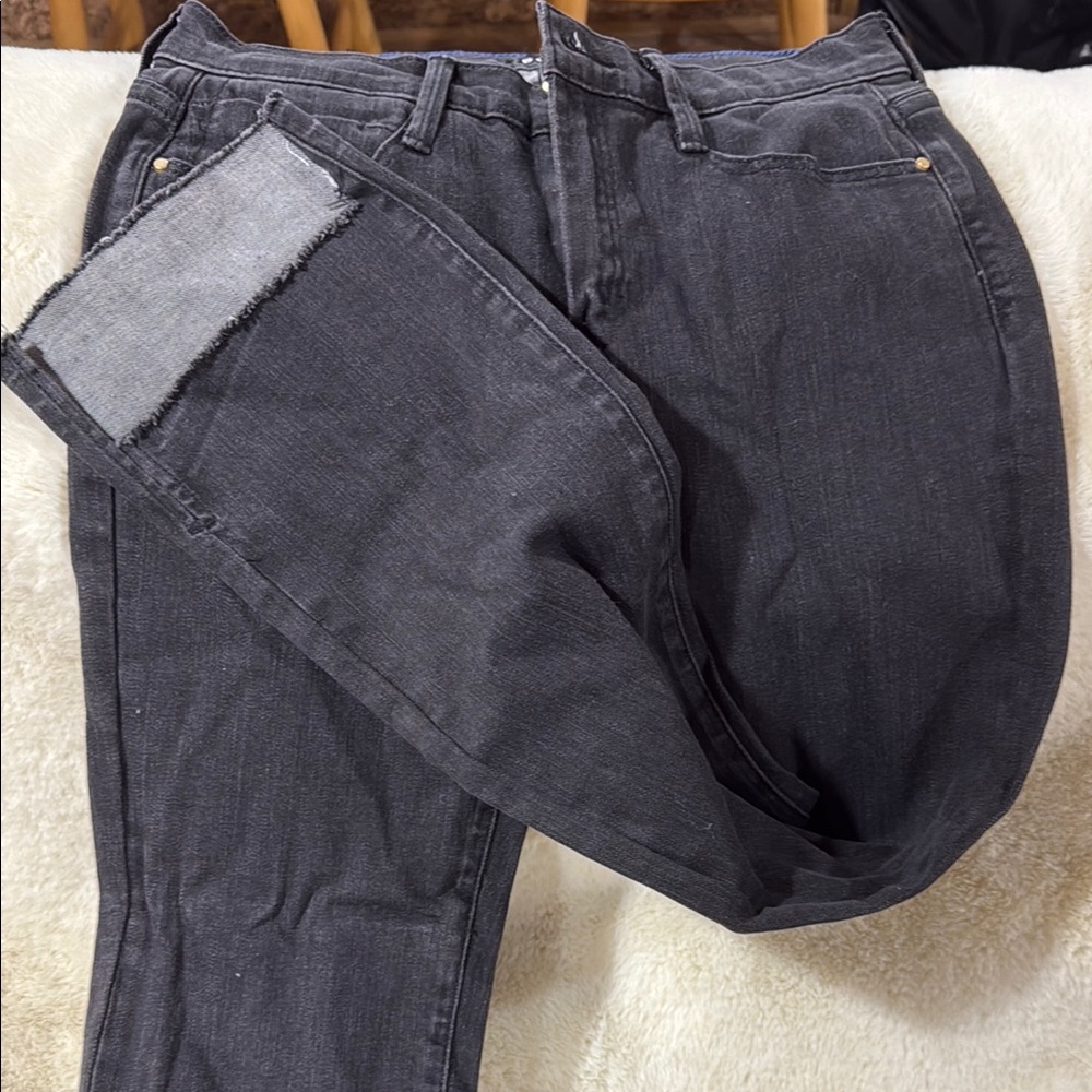 Stylish Black Denim Jeans with Patch Detail
